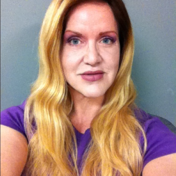 Meet your Posher, Kelly - Picture 2 of 7